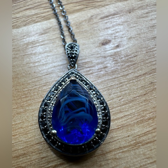 Black and white Diamond pendant - Picture 7 of 11